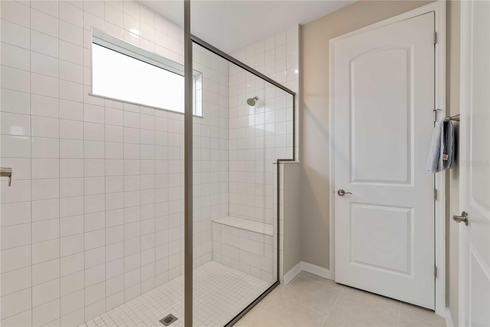 Image 34 of 49 For 17408 Savory Mist Circle