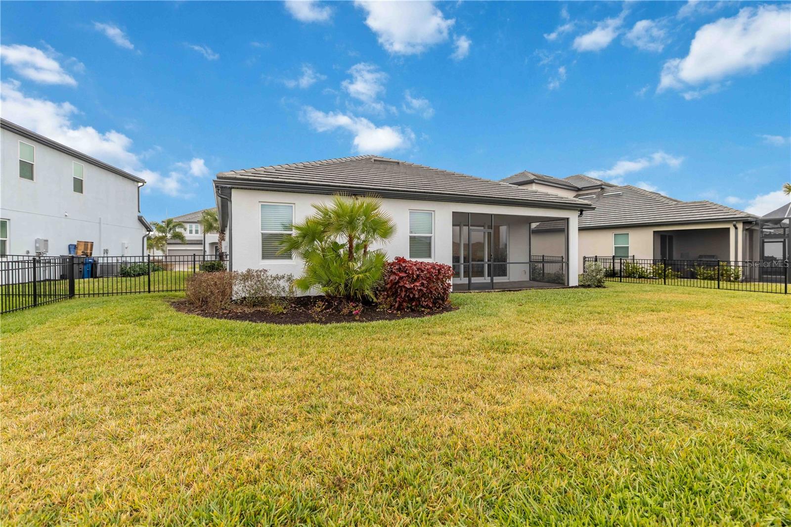 Image 40 of 49 For 17408 Savory Mist Circle