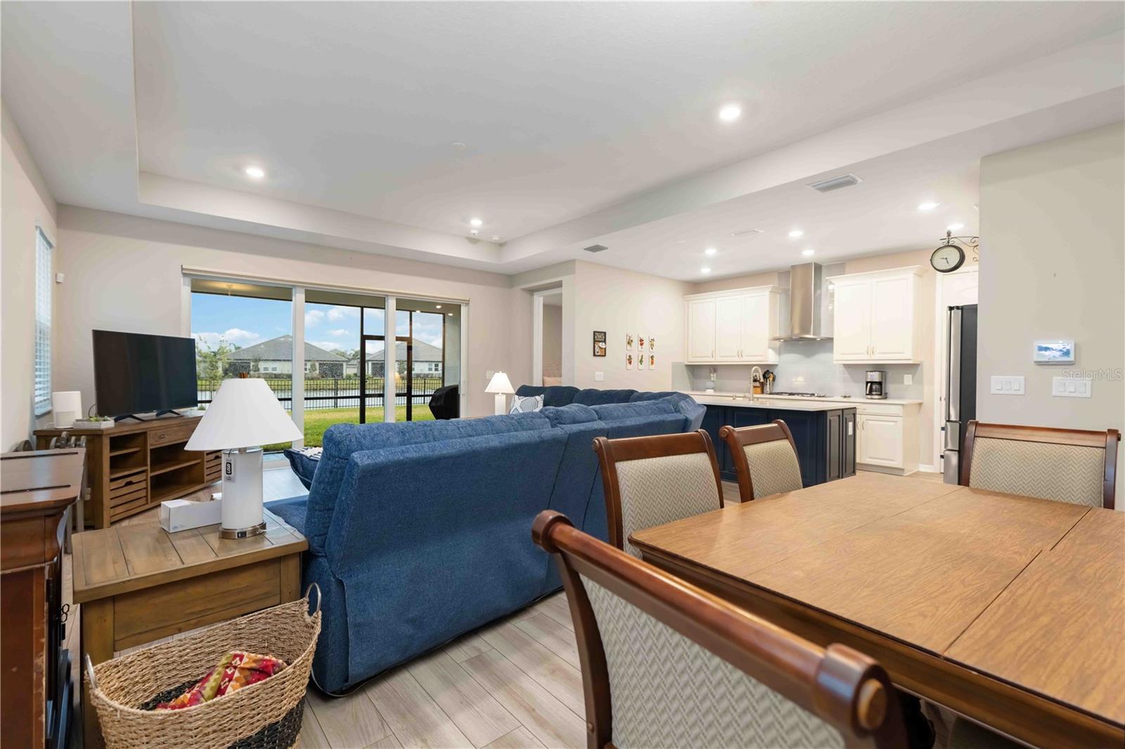 Image 8 of 49 For 17408 Savory Mist Circle