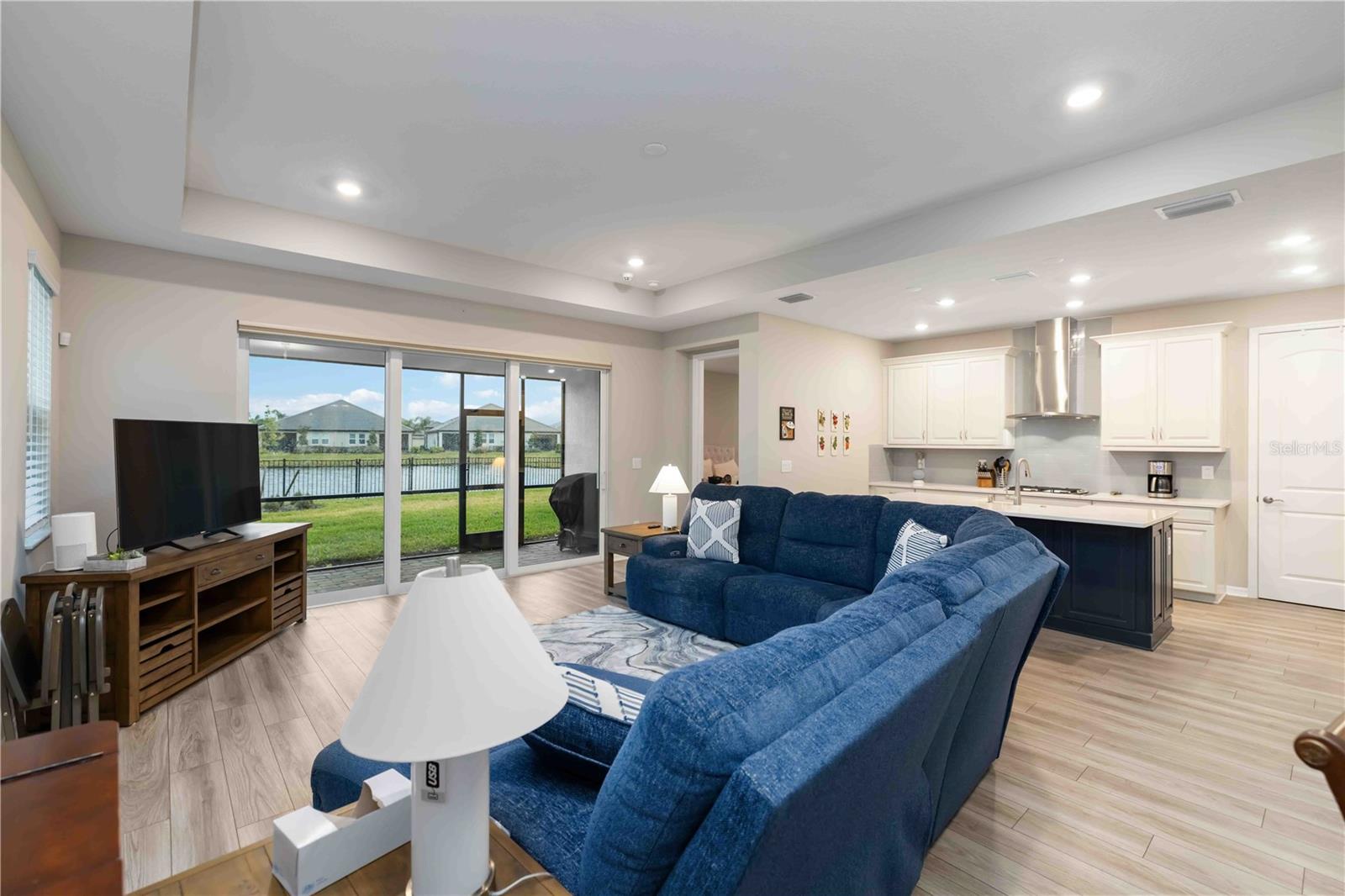 Image 9 of 49 For 17408 Savory Mist Circle