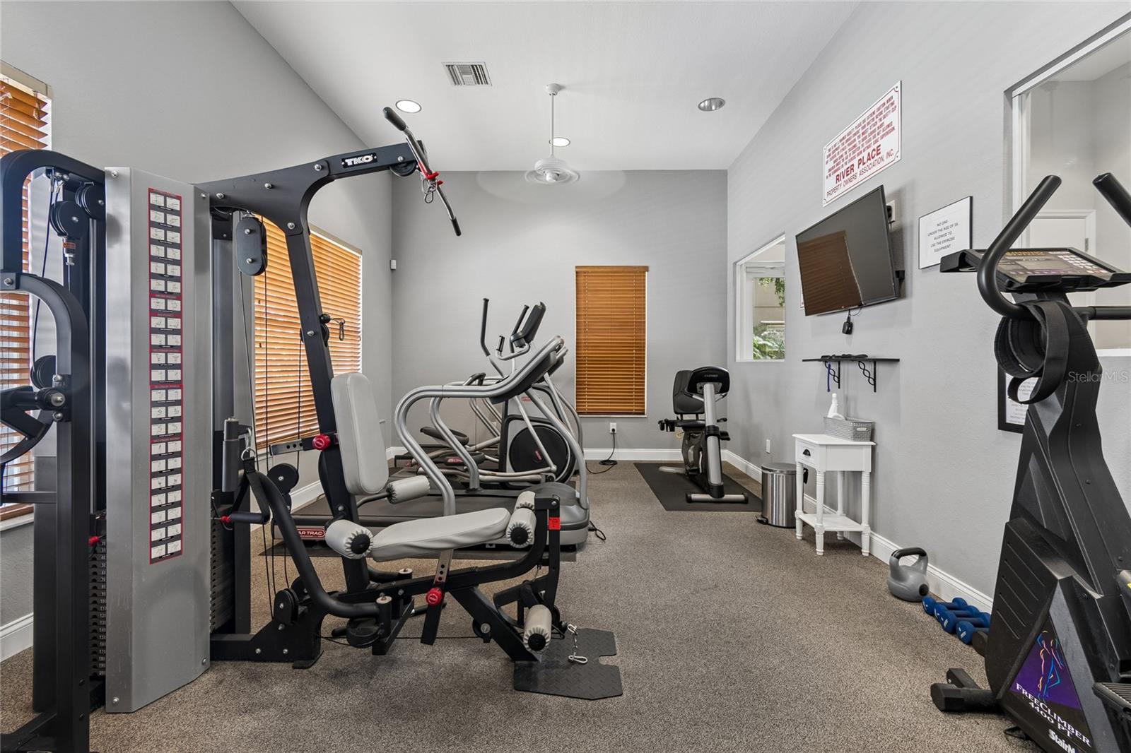 Image 23 of 26 For 7122 68th Drive E