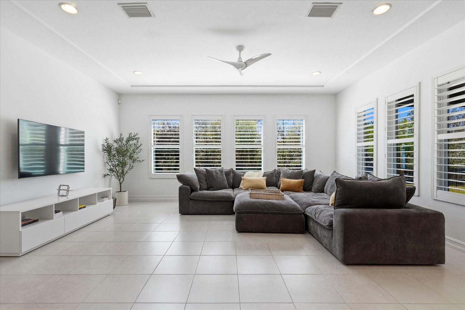 Image 19 of 80 For 12022 Medley Terrace