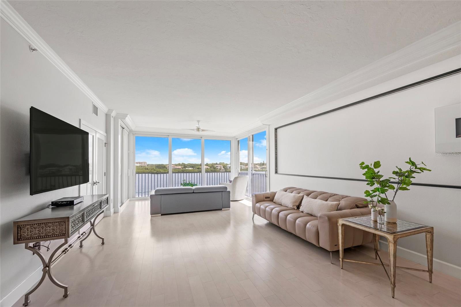 Image 20 of 47 For 1280 Dolphin Bay Way 402