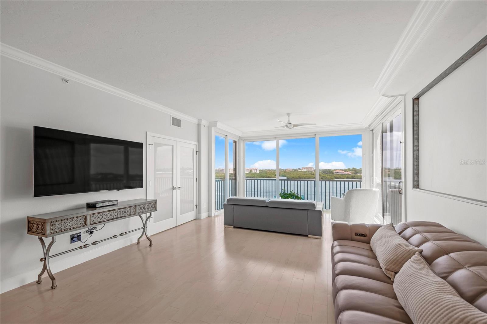 Image 21 of 47 For 1280 Dolphin Bay Way 402