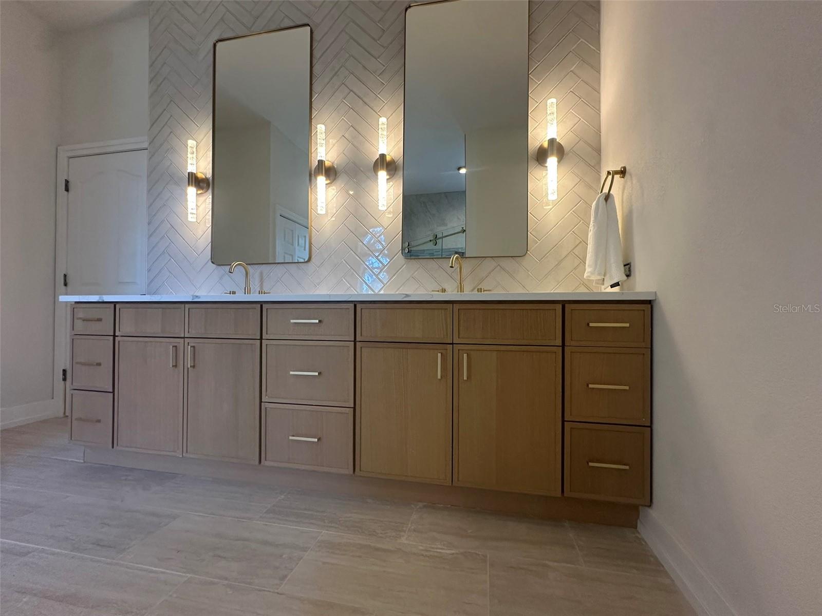 Image 22 of 28 For 608 Bittner Boulevard