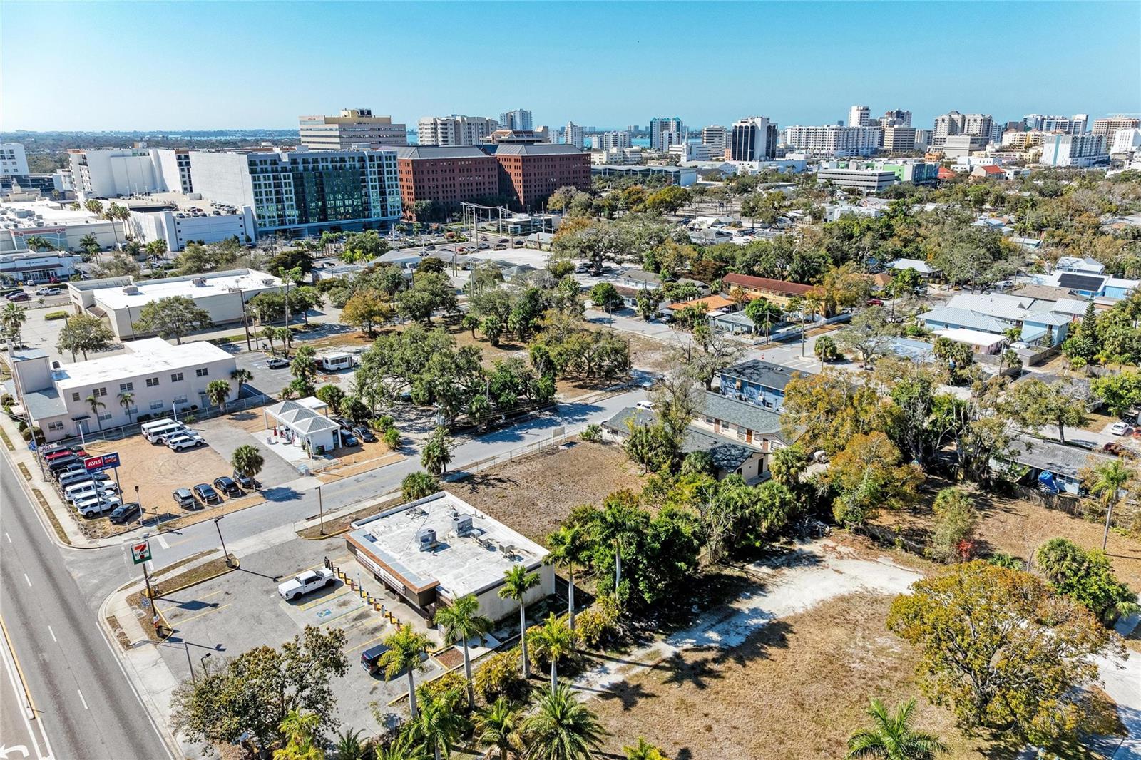 Image 16 of 25 For 1923 5th Street