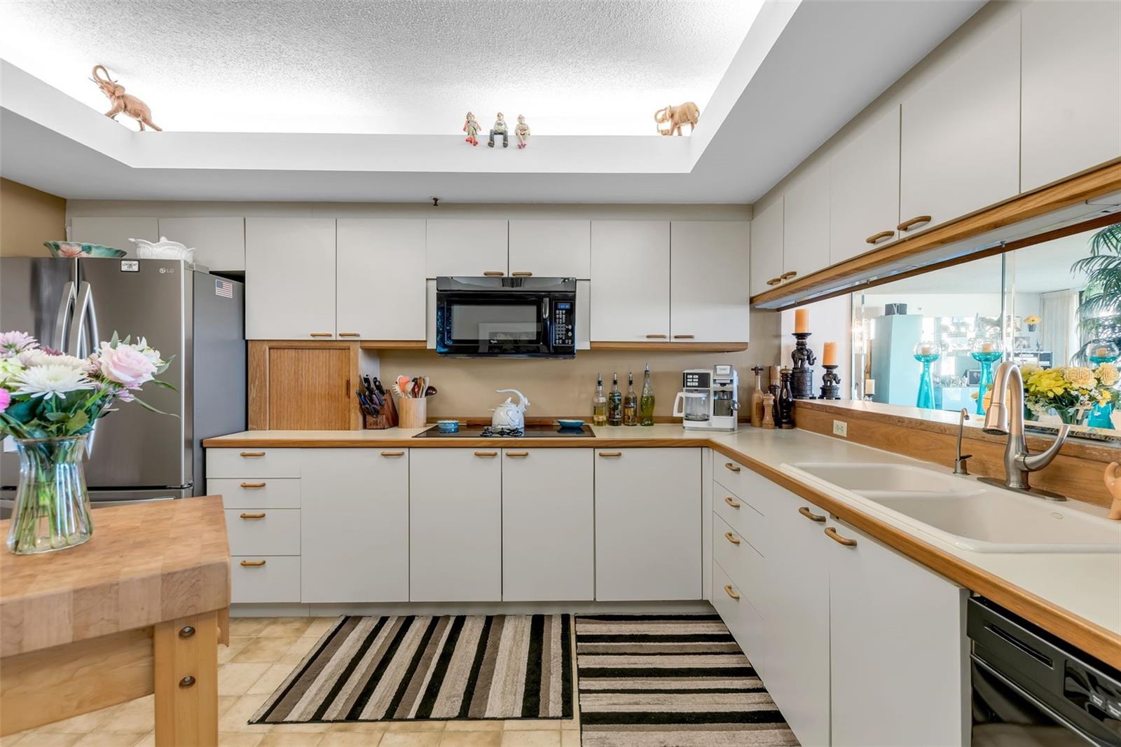 Image 11 of 69 For 2110 Harbourside Drive 523