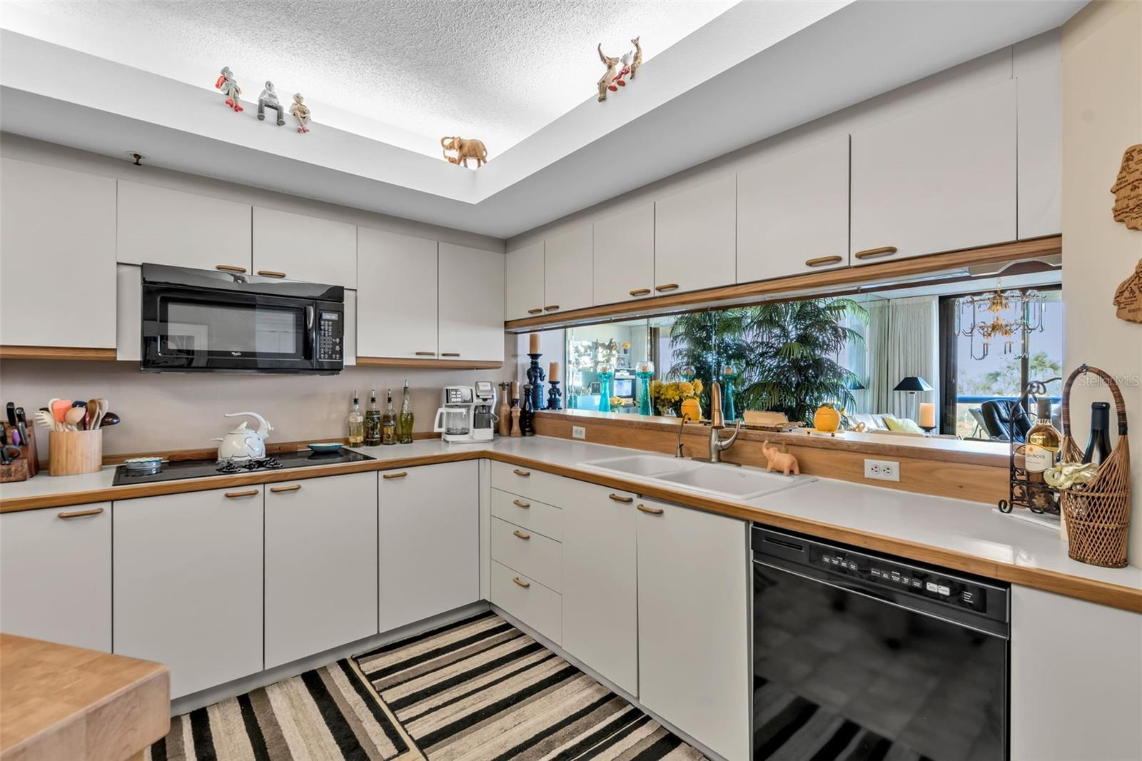 Image 13 of 69 For 2110 Harbourside Drive 523