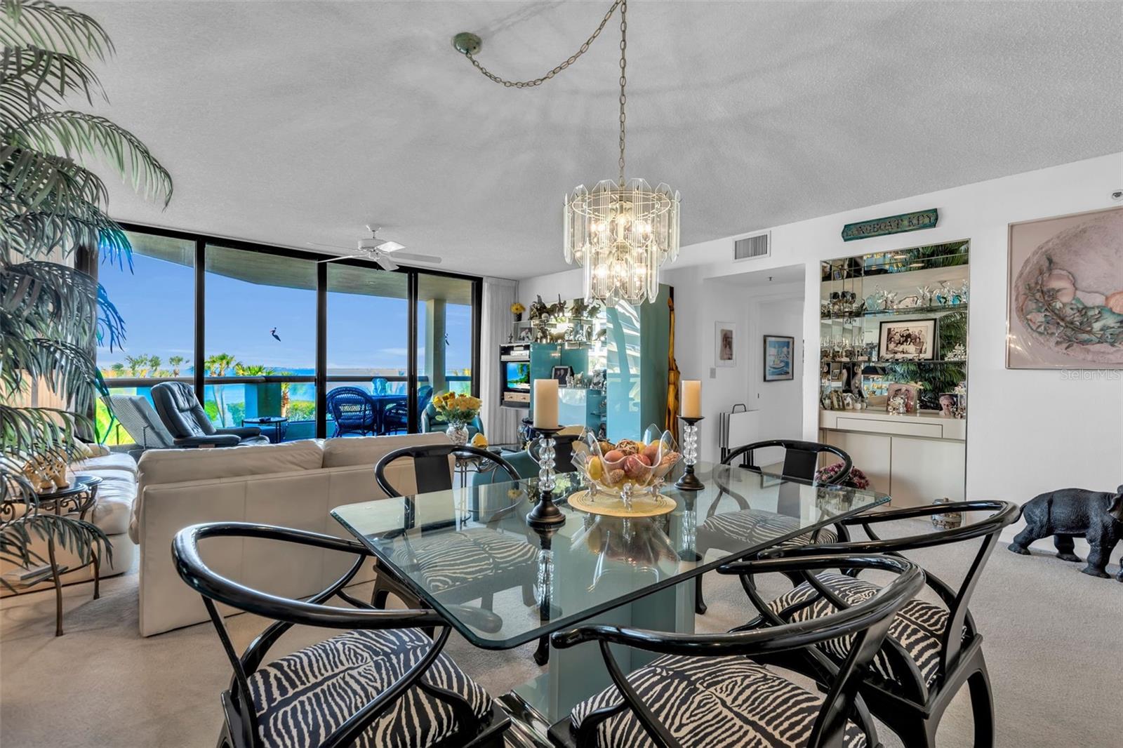 Image 20 of 69 For 2110 Harbourside Drive 523