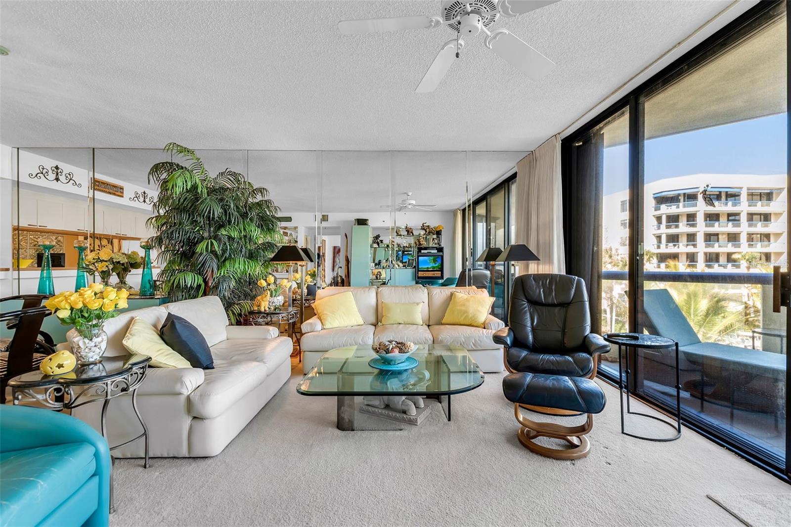 Image 26 of 69 For 2110 Harbourside Drive 523