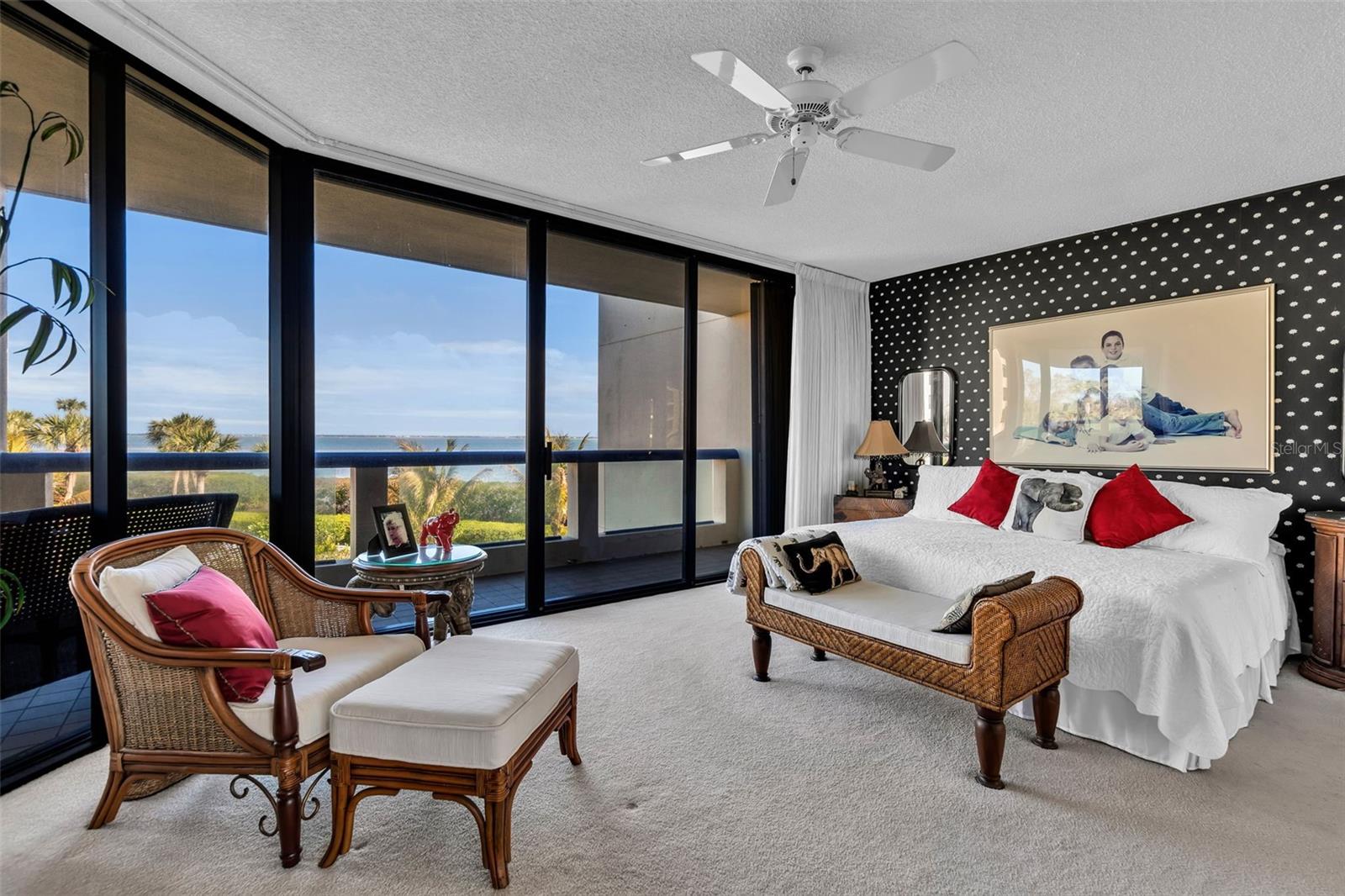 Image 31 of 69 For 2110 Harbourside Drive 523