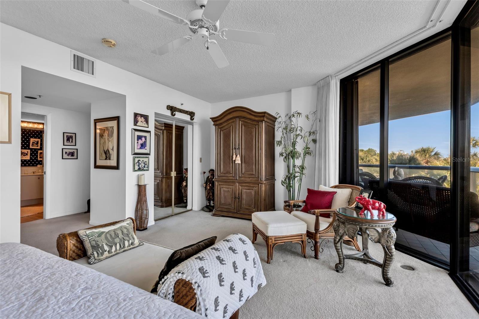 Image 33 of 69 For 2110 Harbourside Drive 523