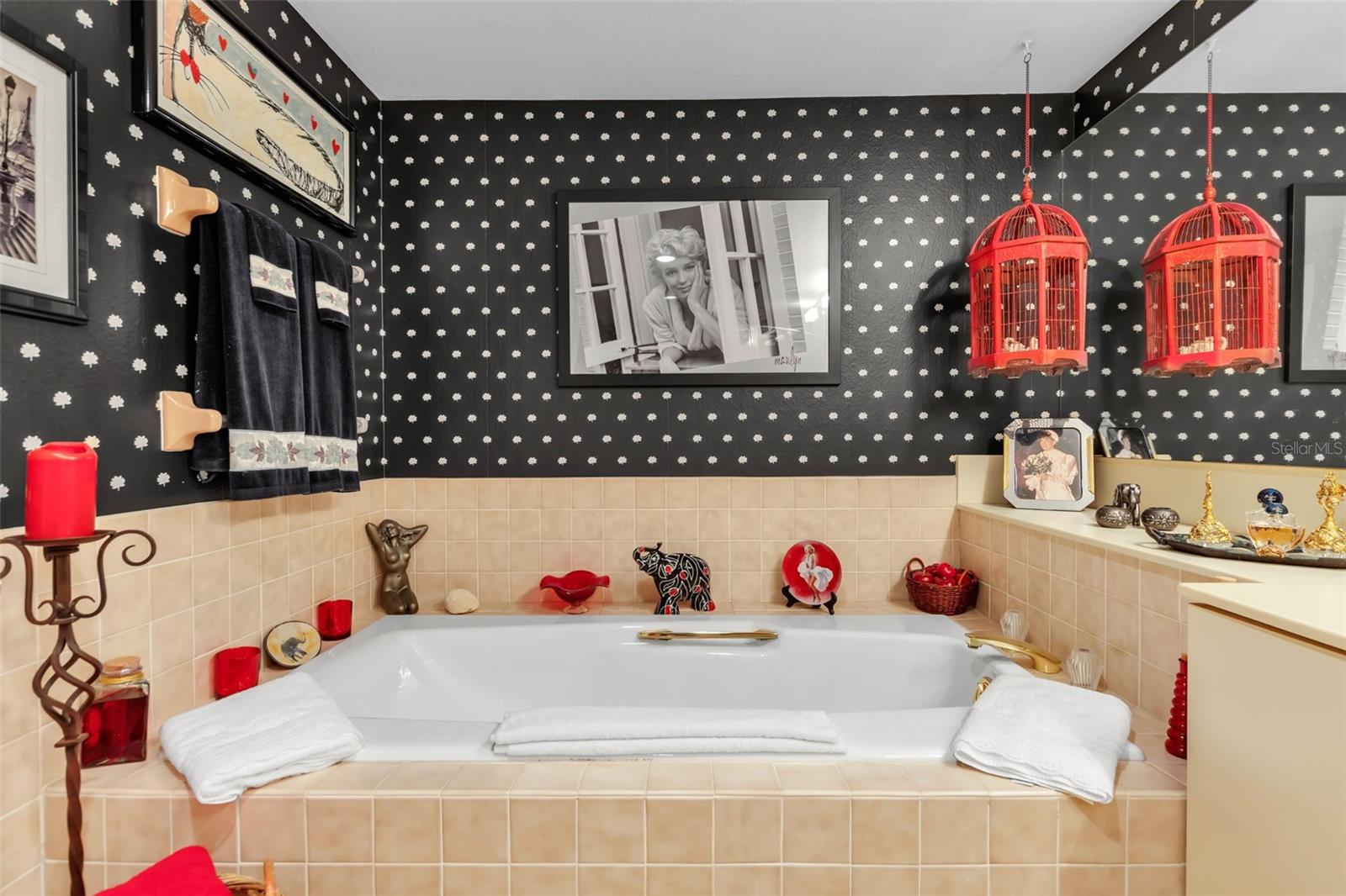 Image 35 of 69 For 2110 Harbourside Drive 523