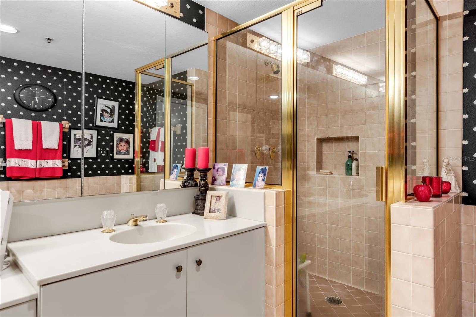 Image 36 of 69 For 2110 Harbourside Drive 523