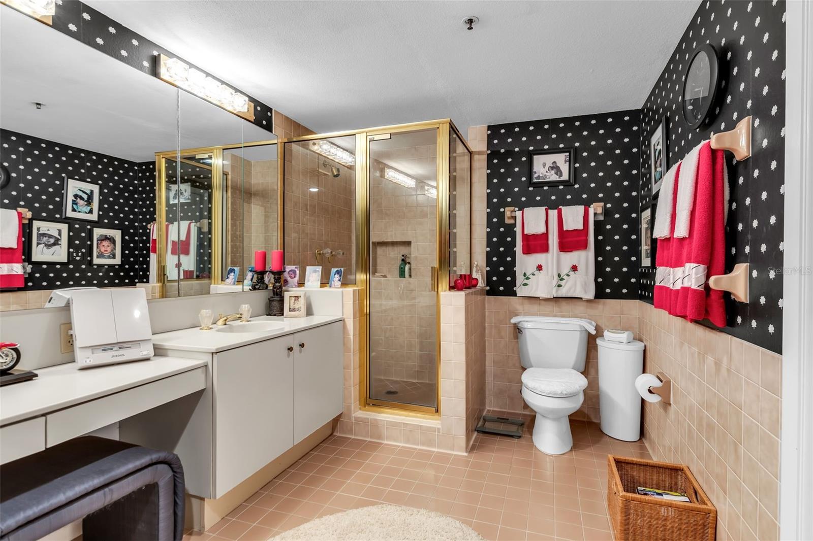 Image 37 of 69 For 2110 Harbourside Drive 523