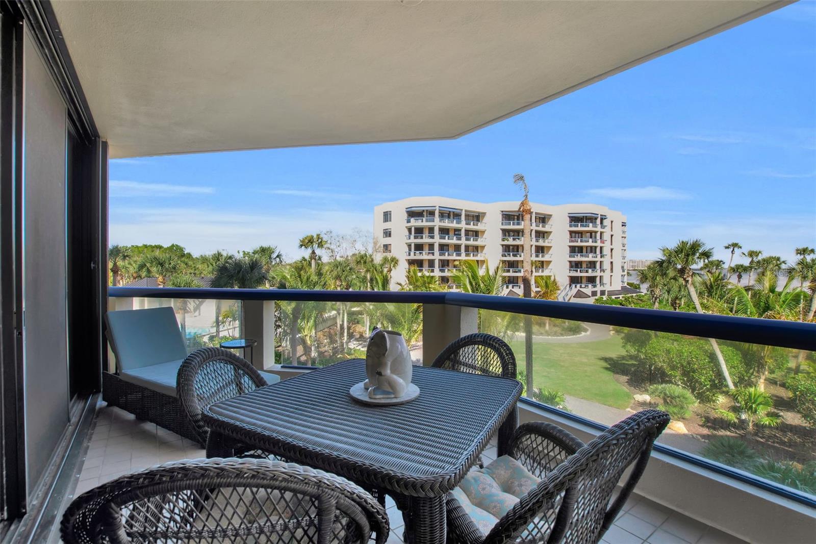 Image 50 of 69 For 2110 Harbourside Drive 523