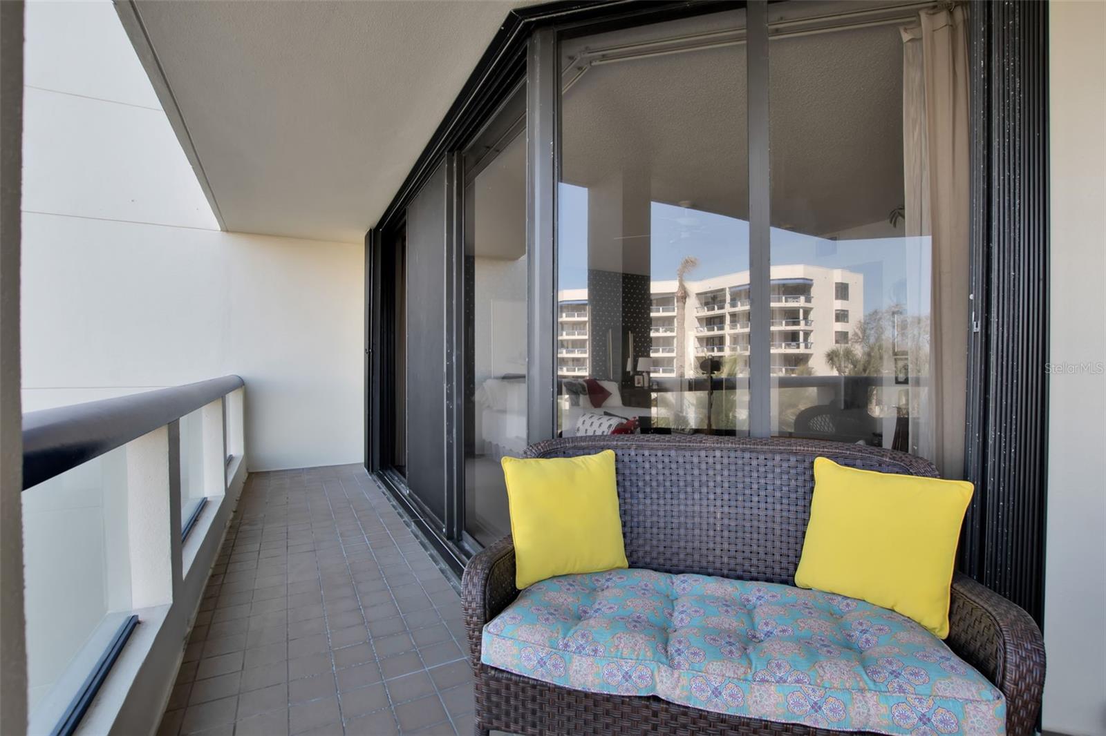 Image 51 of 69 For 2110 Harbourside Drive 523