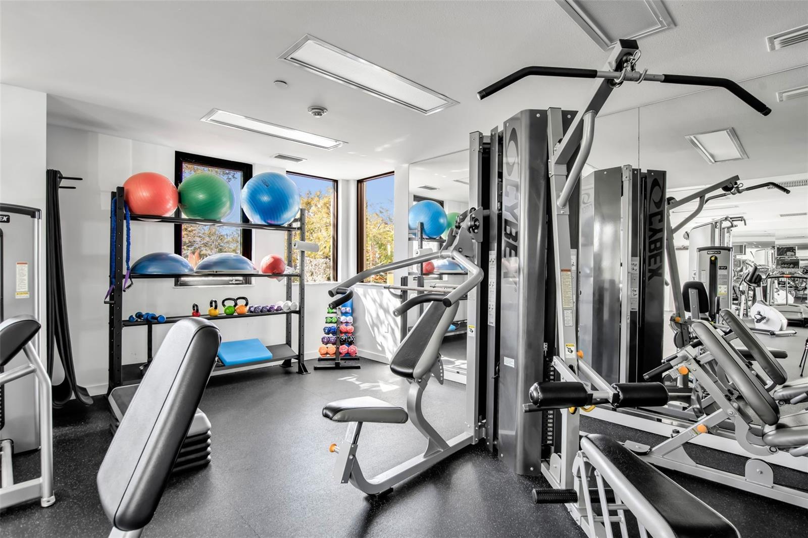 Image 58 of 69 For 2110 Harbourside Drive 523