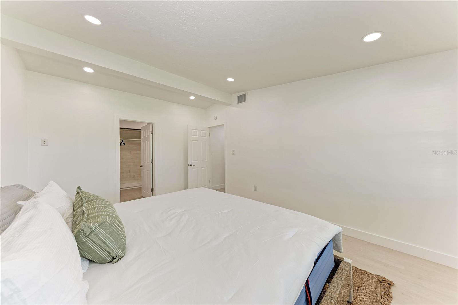 Image 17 of 58 For 6931 Magellan Way