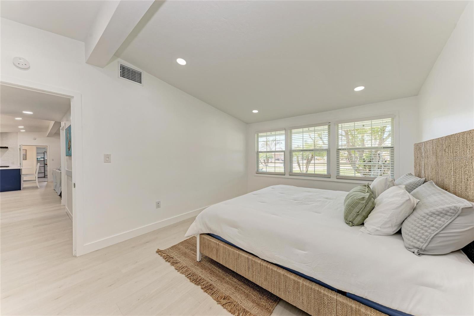 Image 19 of 58 For 6931 Magellan Way