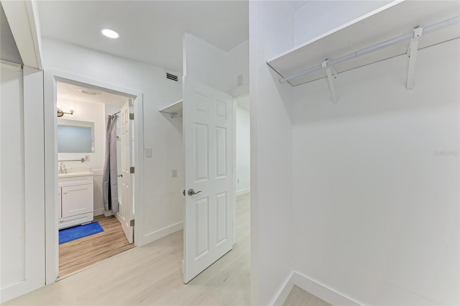 Image 21 of 58 For 6931 Magellan Way