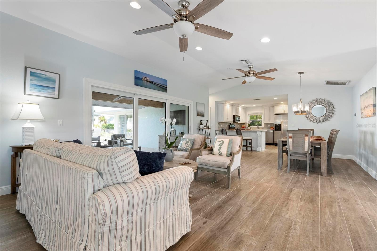 Image 11 of 81 For 607 North Point Drive