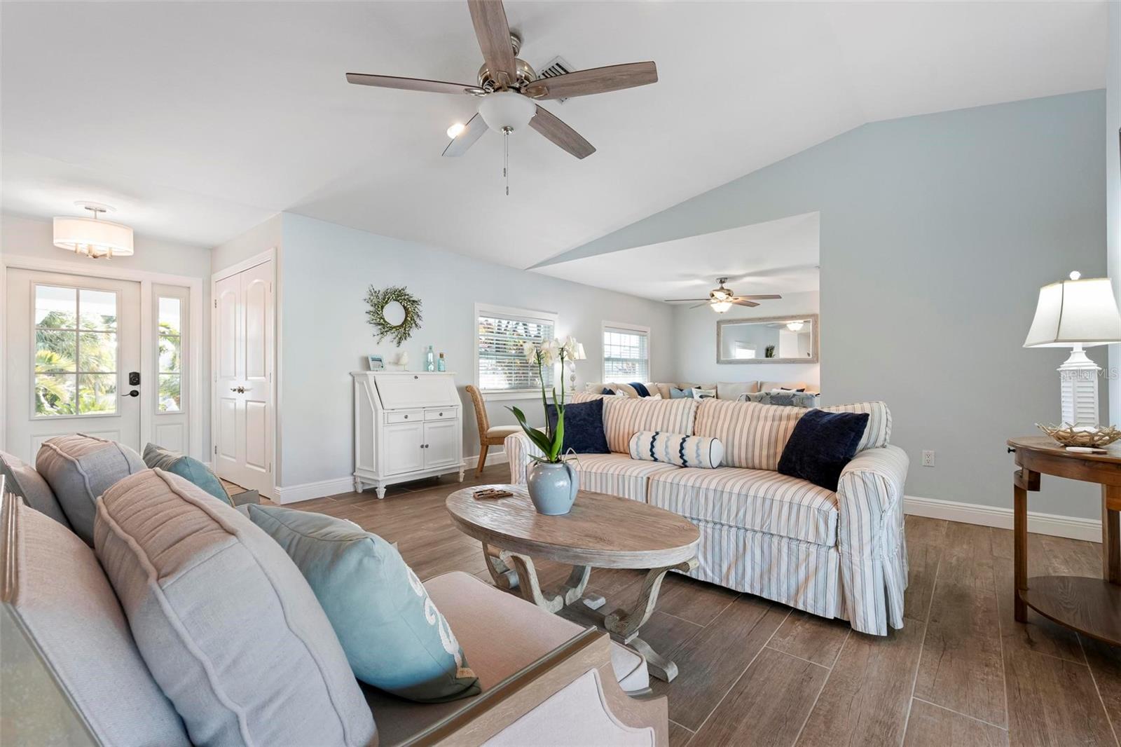 Image 12 of 81 For 607 North Point Drive