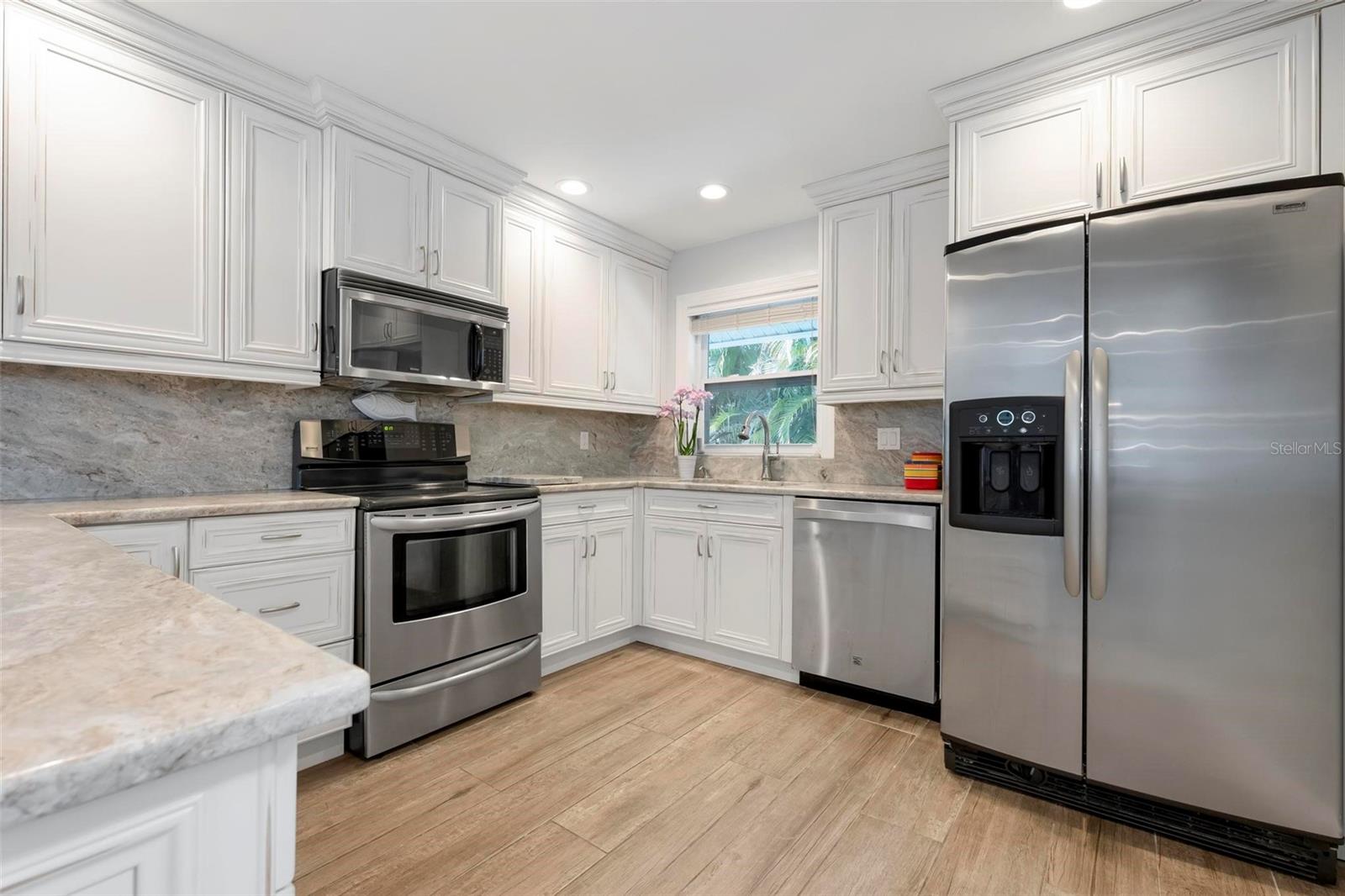 Image 20 of 81 For 607 North Point Drive