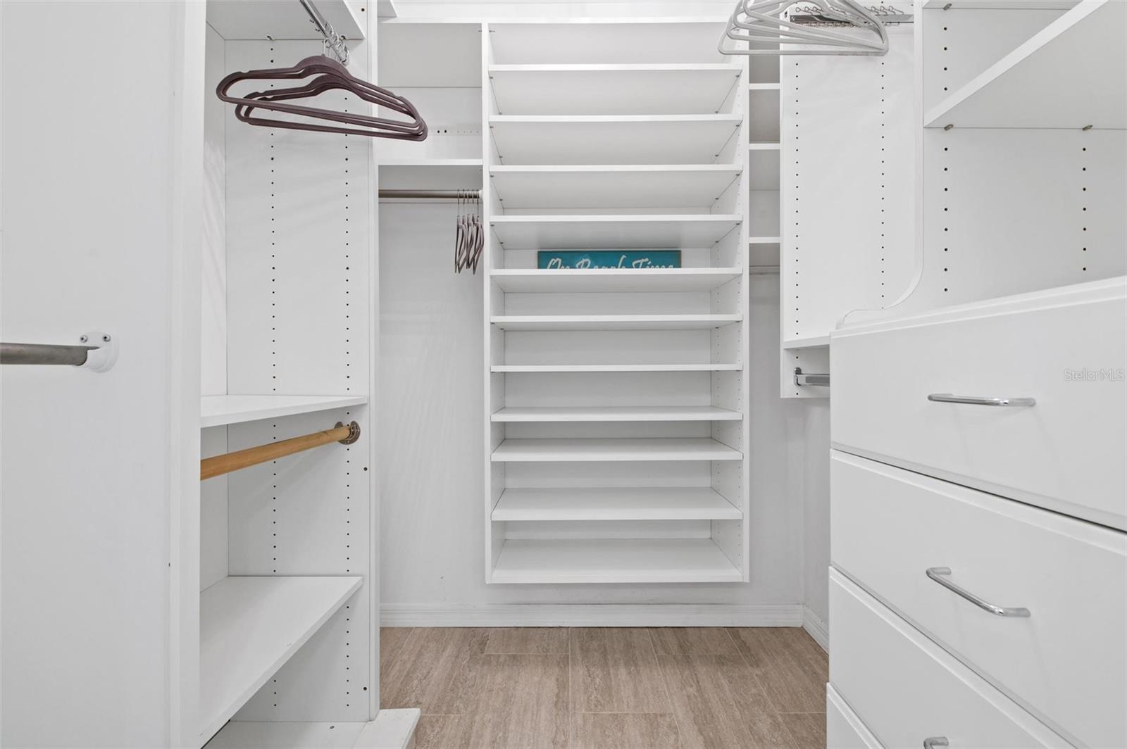 Image 29 of 81 For 607 North Point Drive