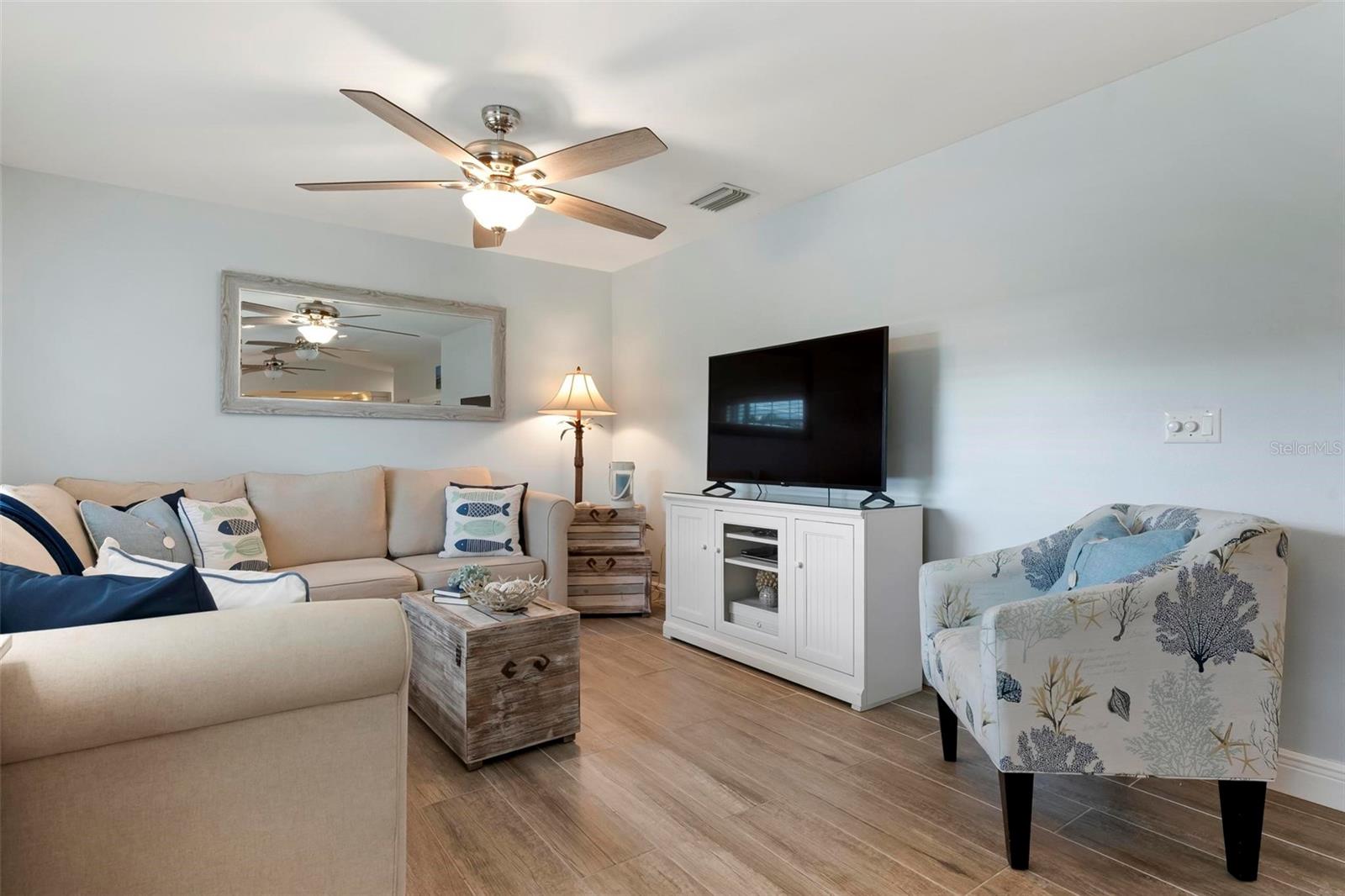 Image 9 of 81 For 607 North Point Drive