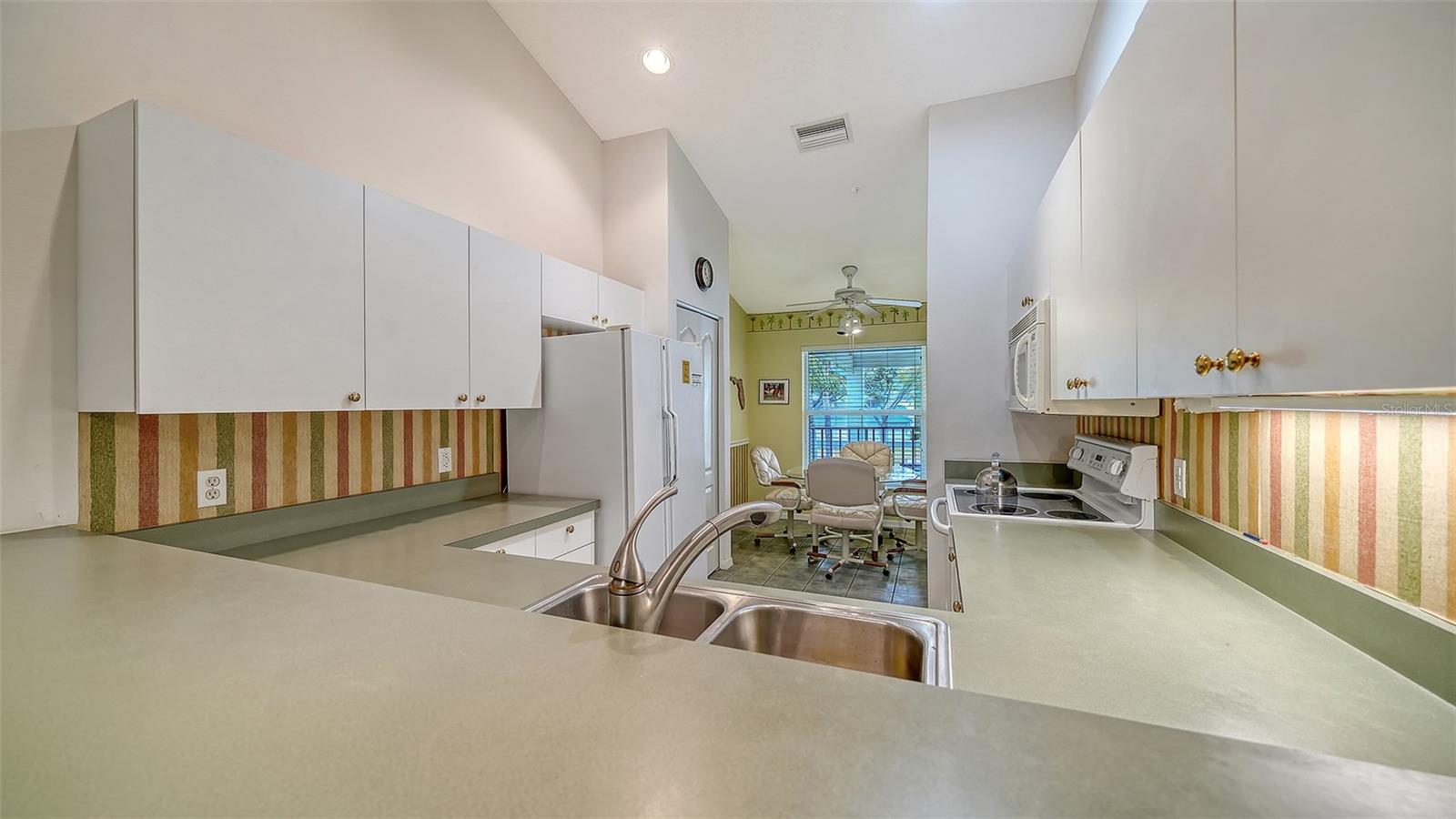 Image 17 of 56 For 9489 Millbank Drive 2623