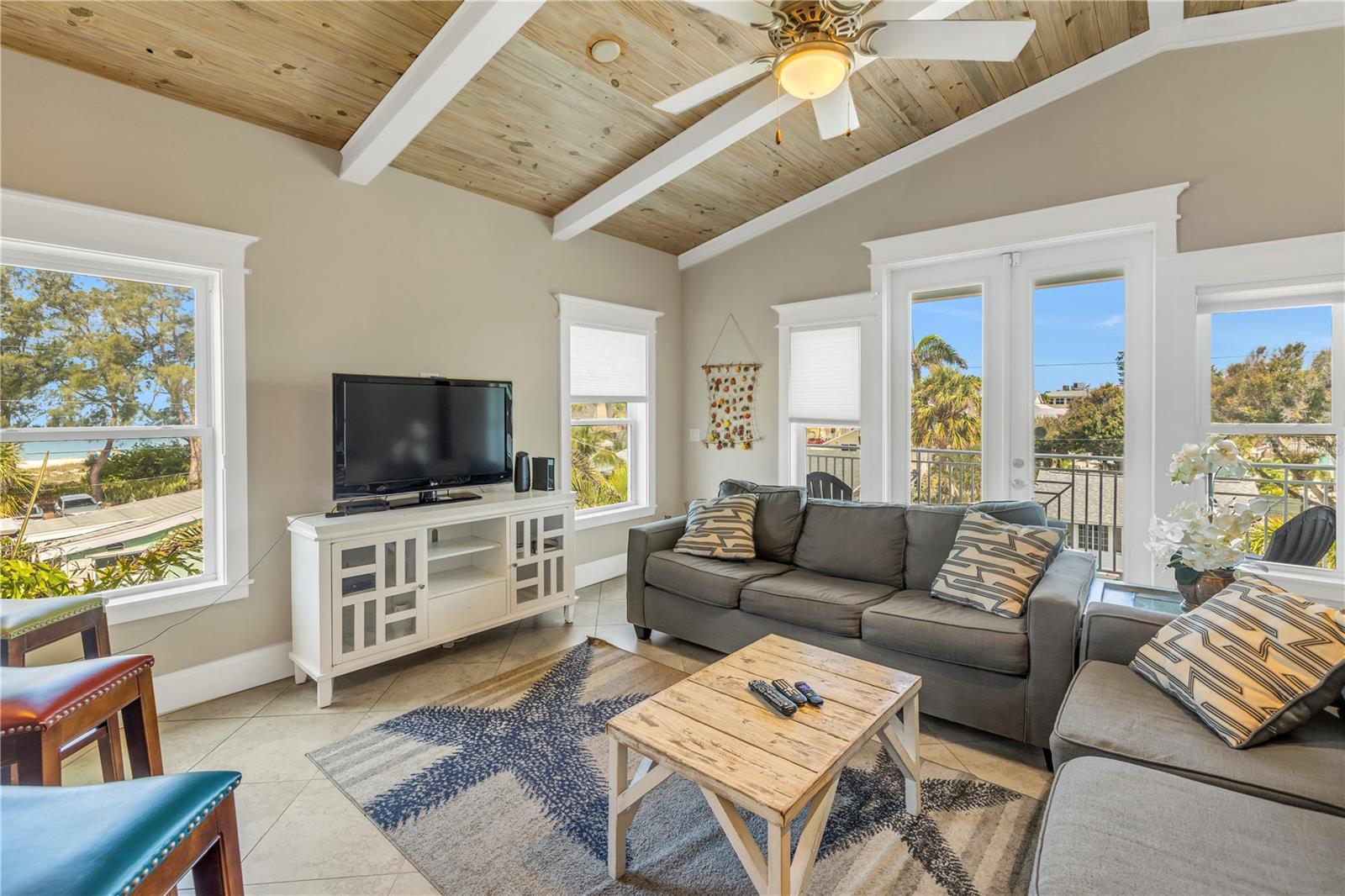 Image 12 of 50 For 105 4th Street S