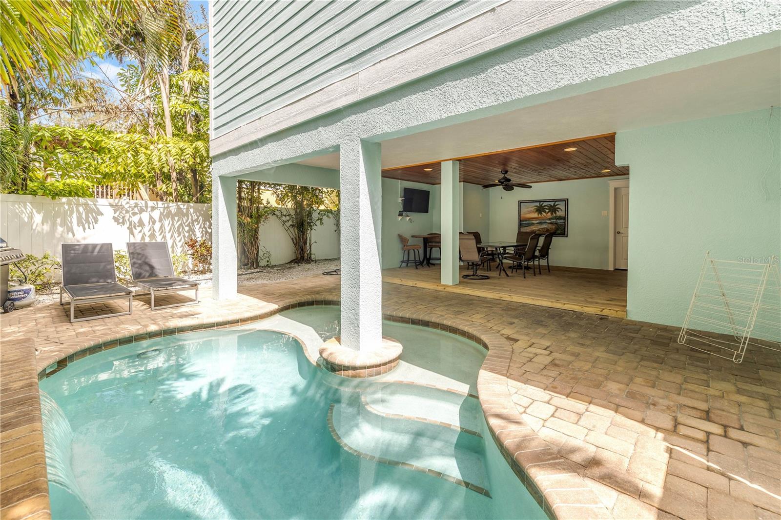 Image 25 of 50 For 105 4th Street S