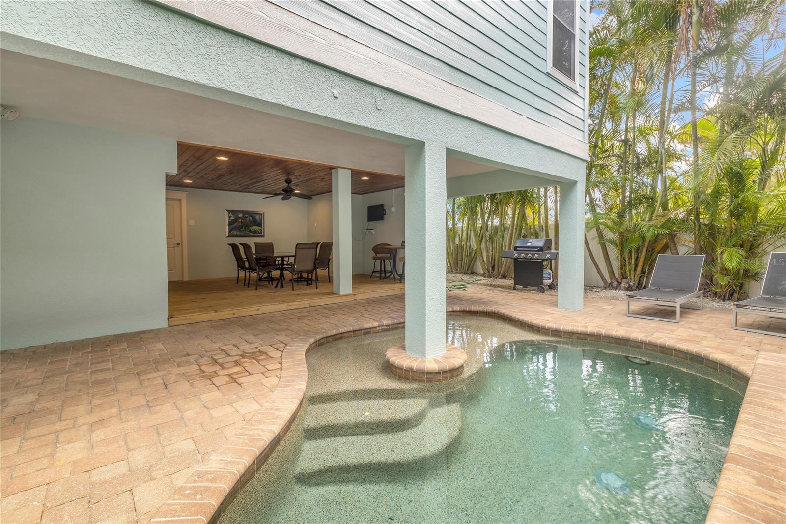 Image 47 of 50 For 105 4th Street S