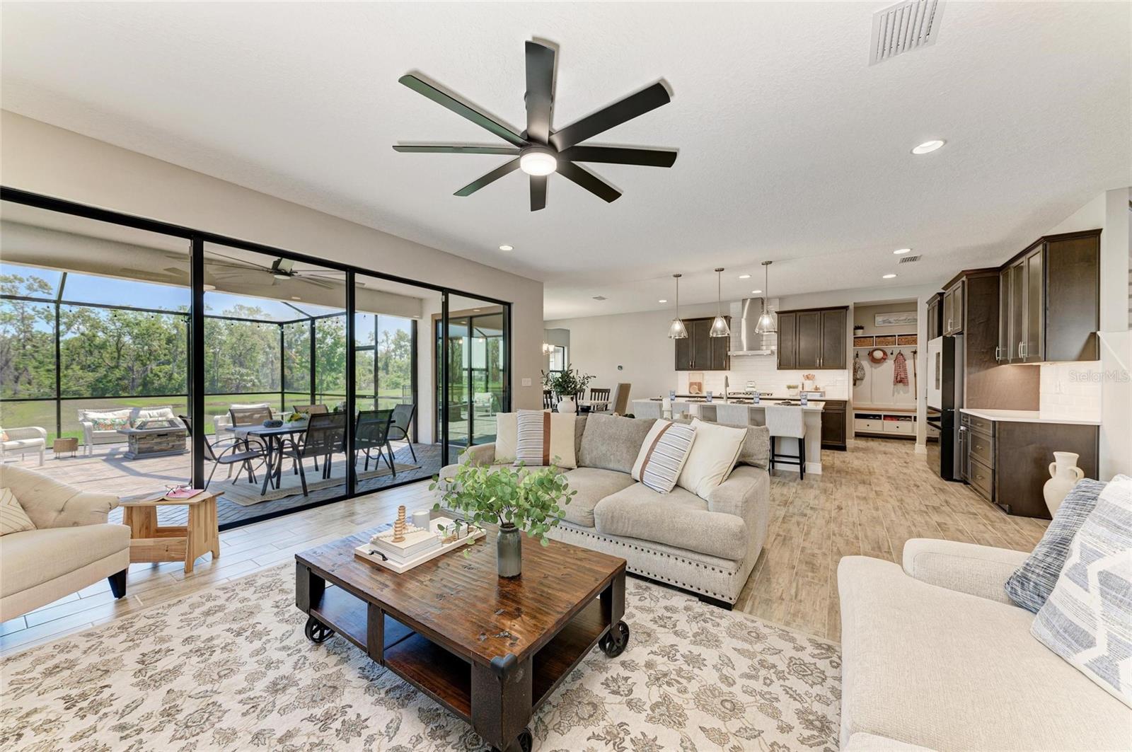 Image 18 of 81 For 12664 Oak Hill Way