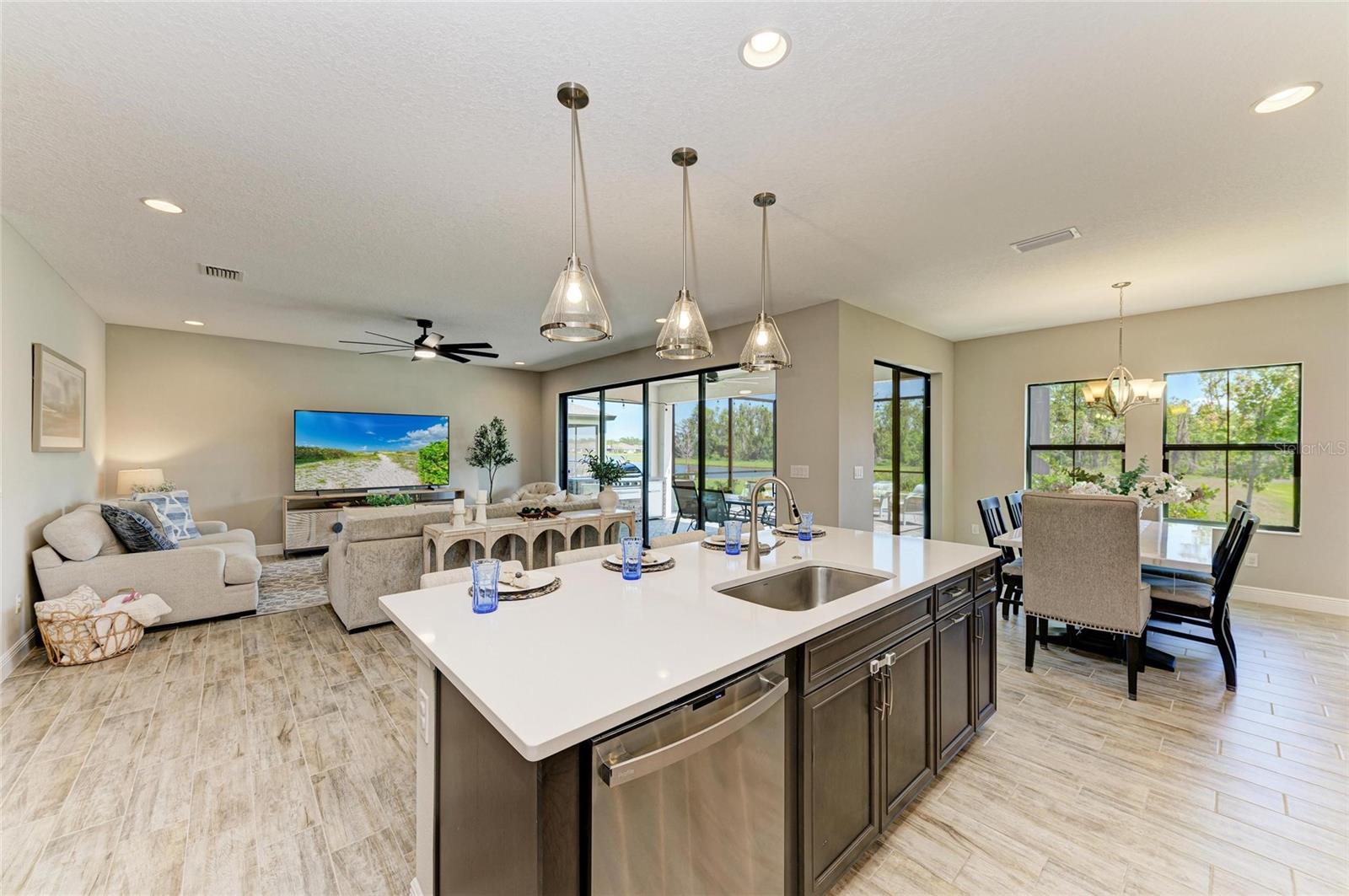 Image 28 of 81 For 12664 Oak Hill Way