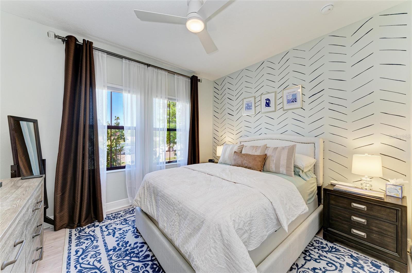 Image 33 of 81 For 12664 Oak Hill Way