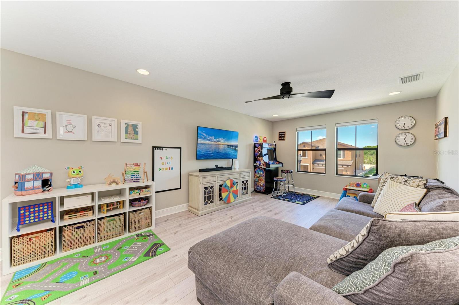 Image 40 of 81 For 12664 Oak Hill Way