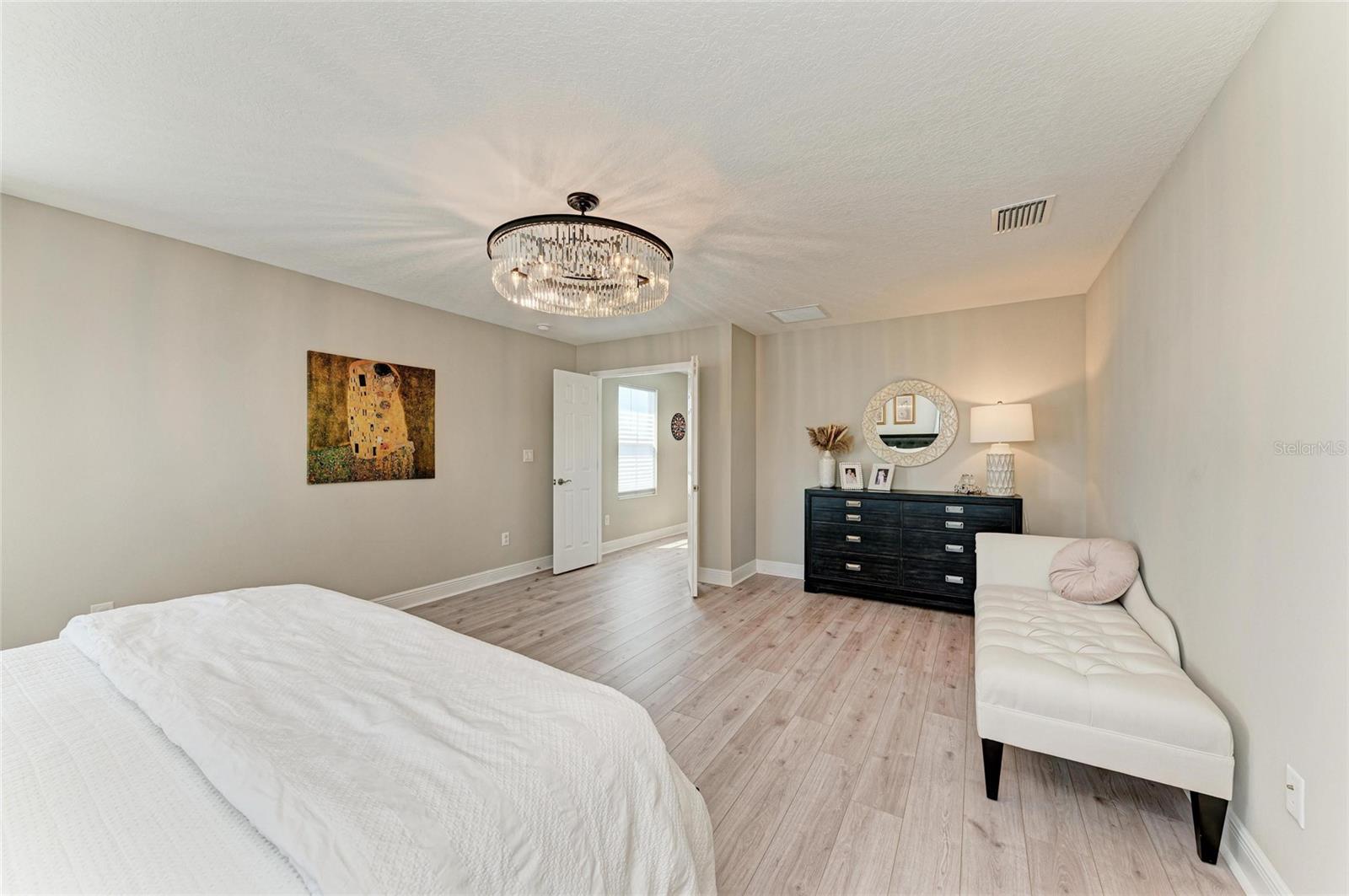 Image 45 of 81 For 12664 Oak Hill Way