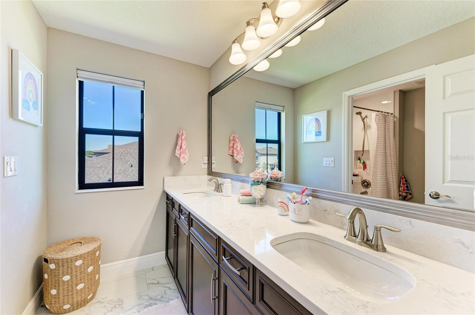 Image 53 of 81 For 12664 Oak Hill Way