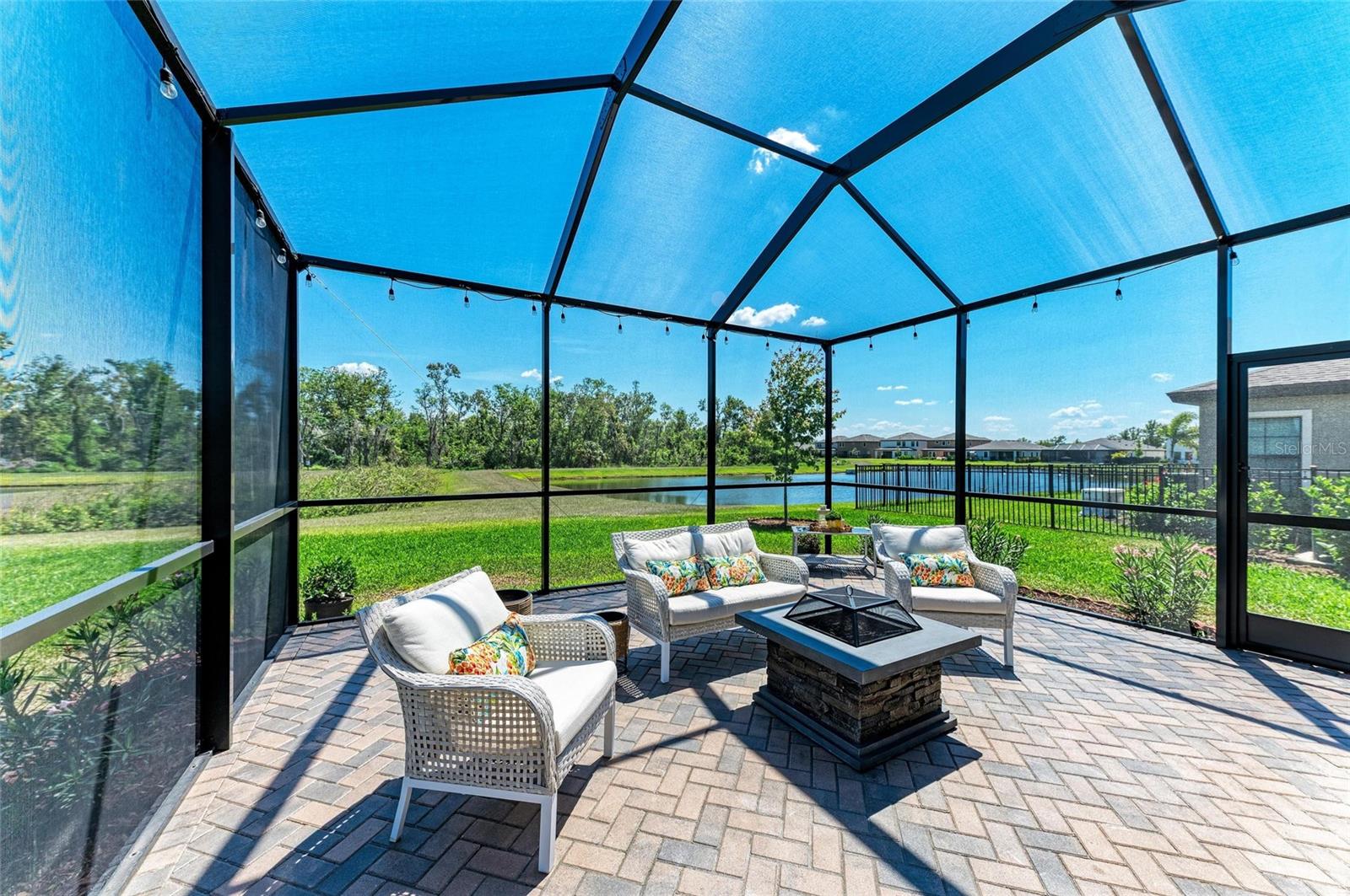 Image 65 of 81 For 12664 Oak Hill Way