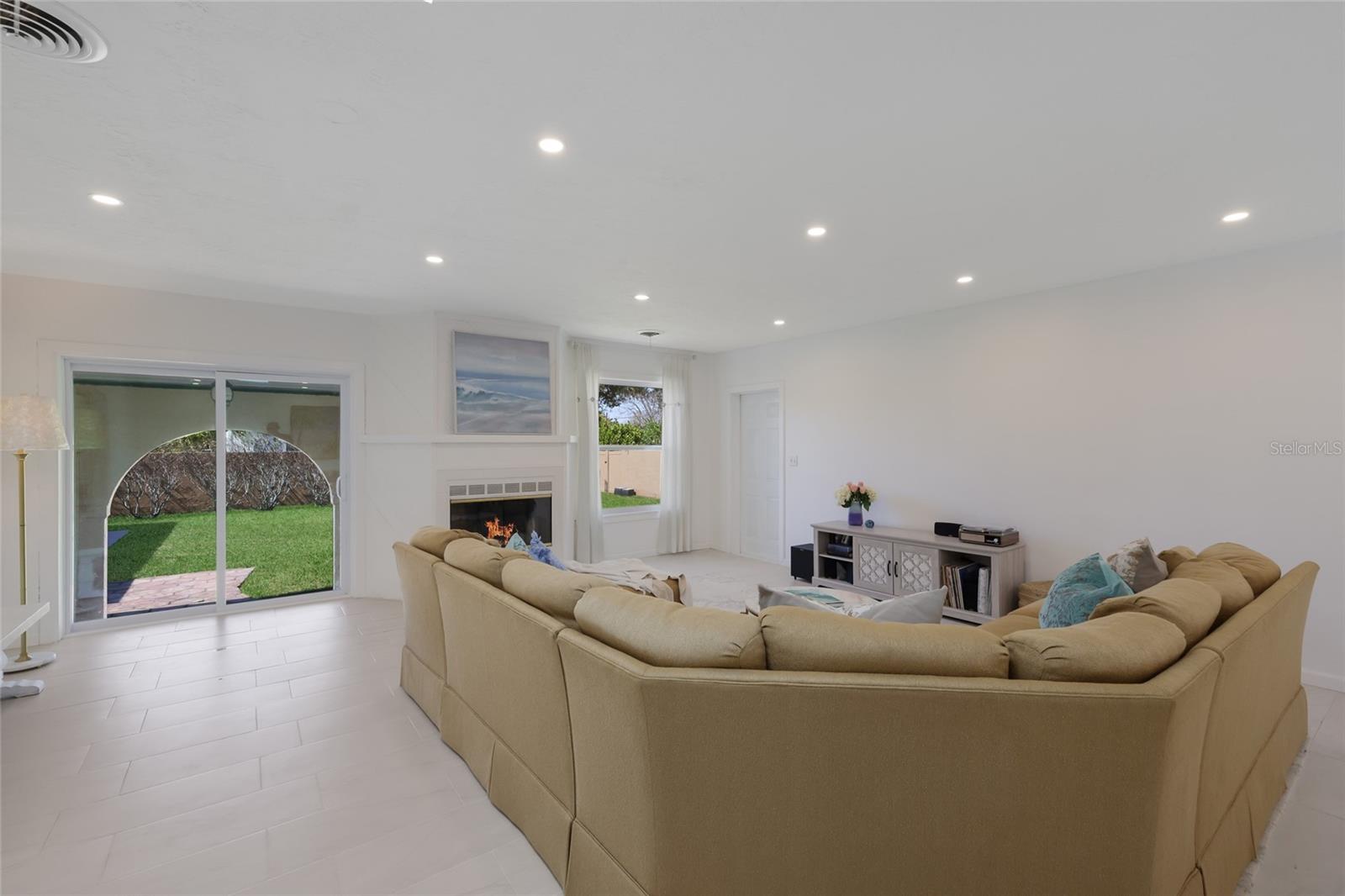 Image 15 of 56 For 4715 7th Avenue W