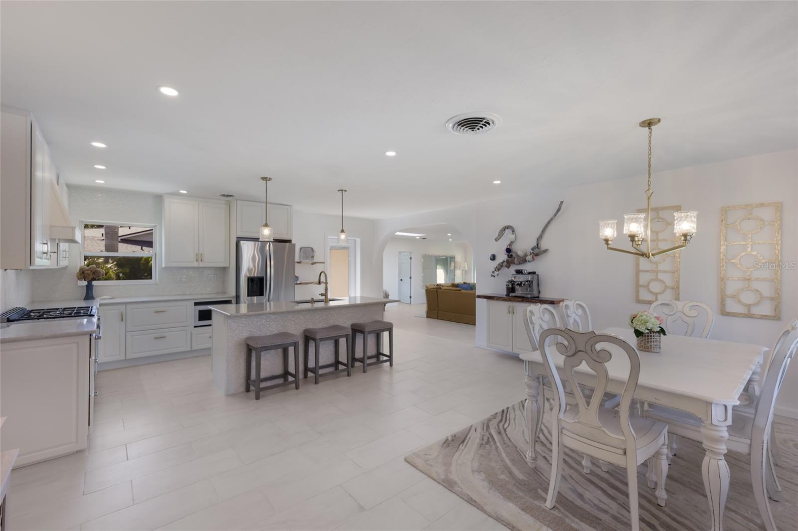 Image 4 of 56 For 4715 7th Avenue W