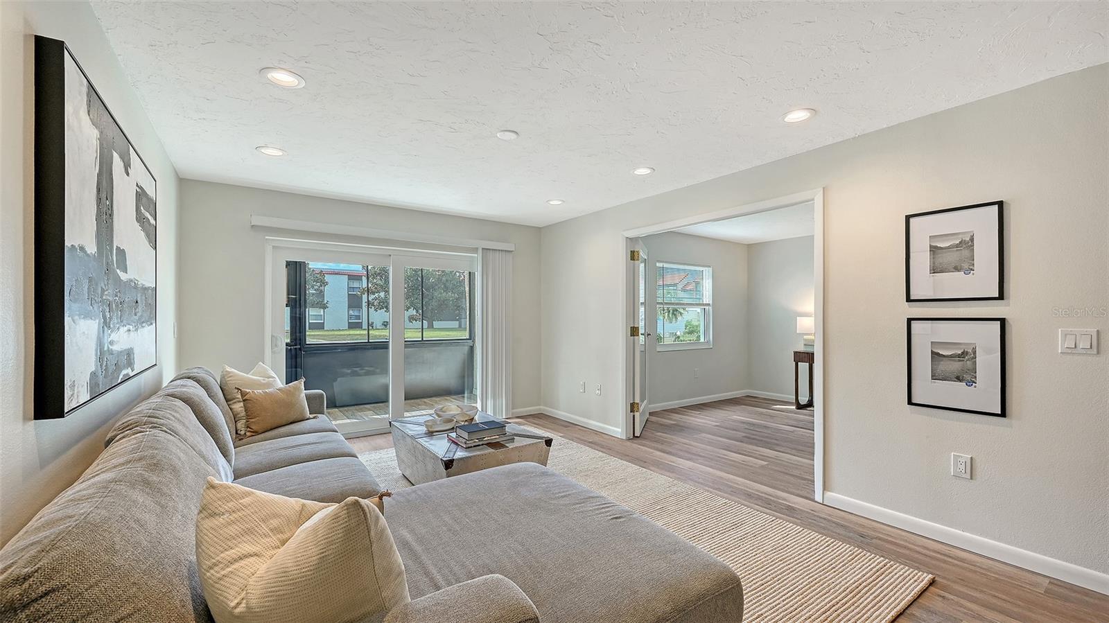 Image 4 of 36 For 3229 Beneva Road 101