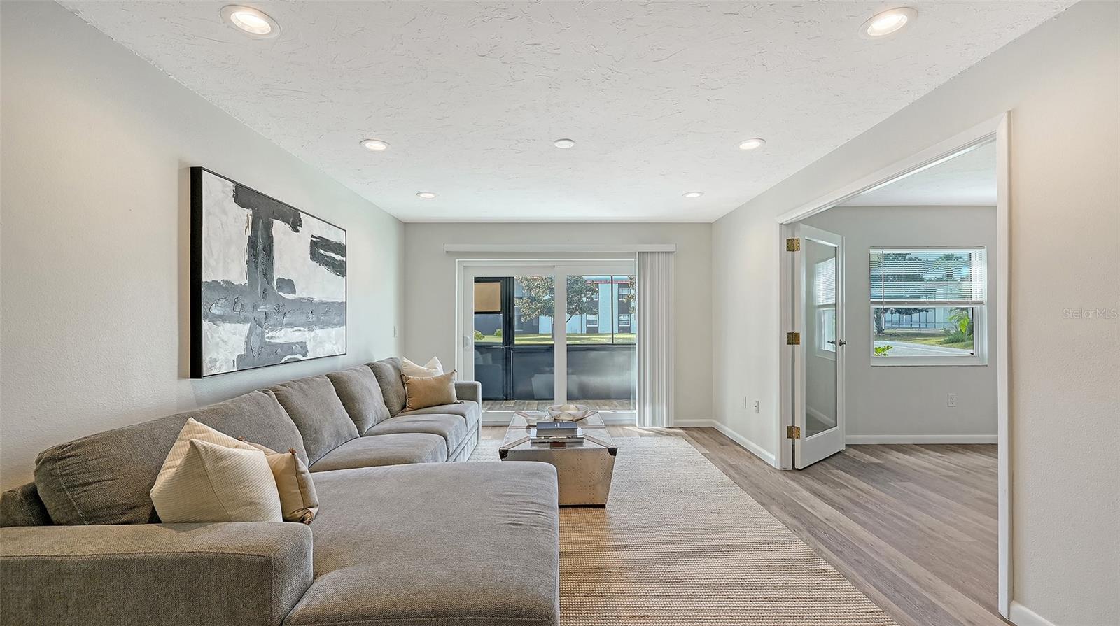 Image 5 of 36 For 3229 Beneva Road 101