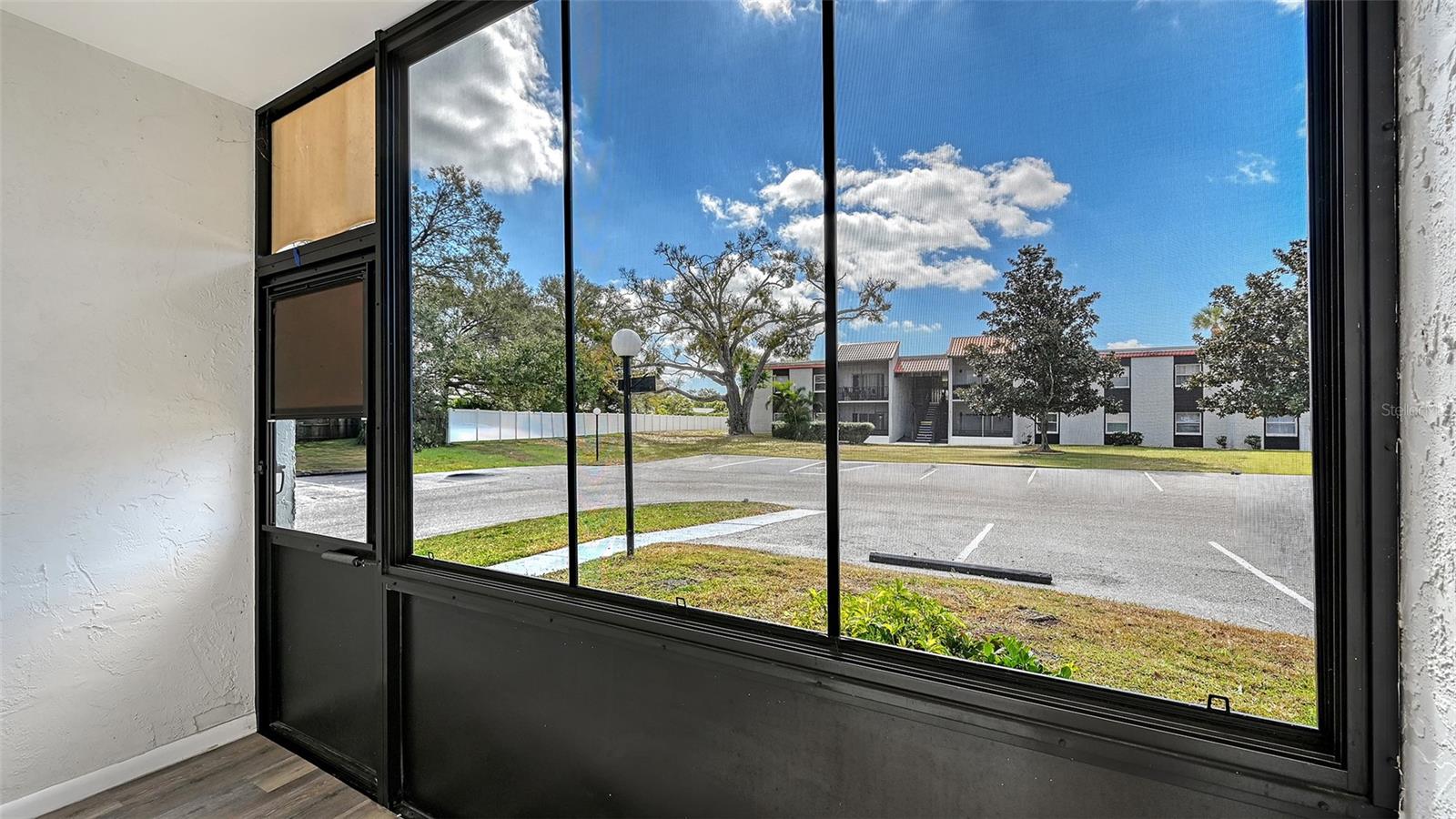 Image 6 of 36 For 3229 Beneva Road 101