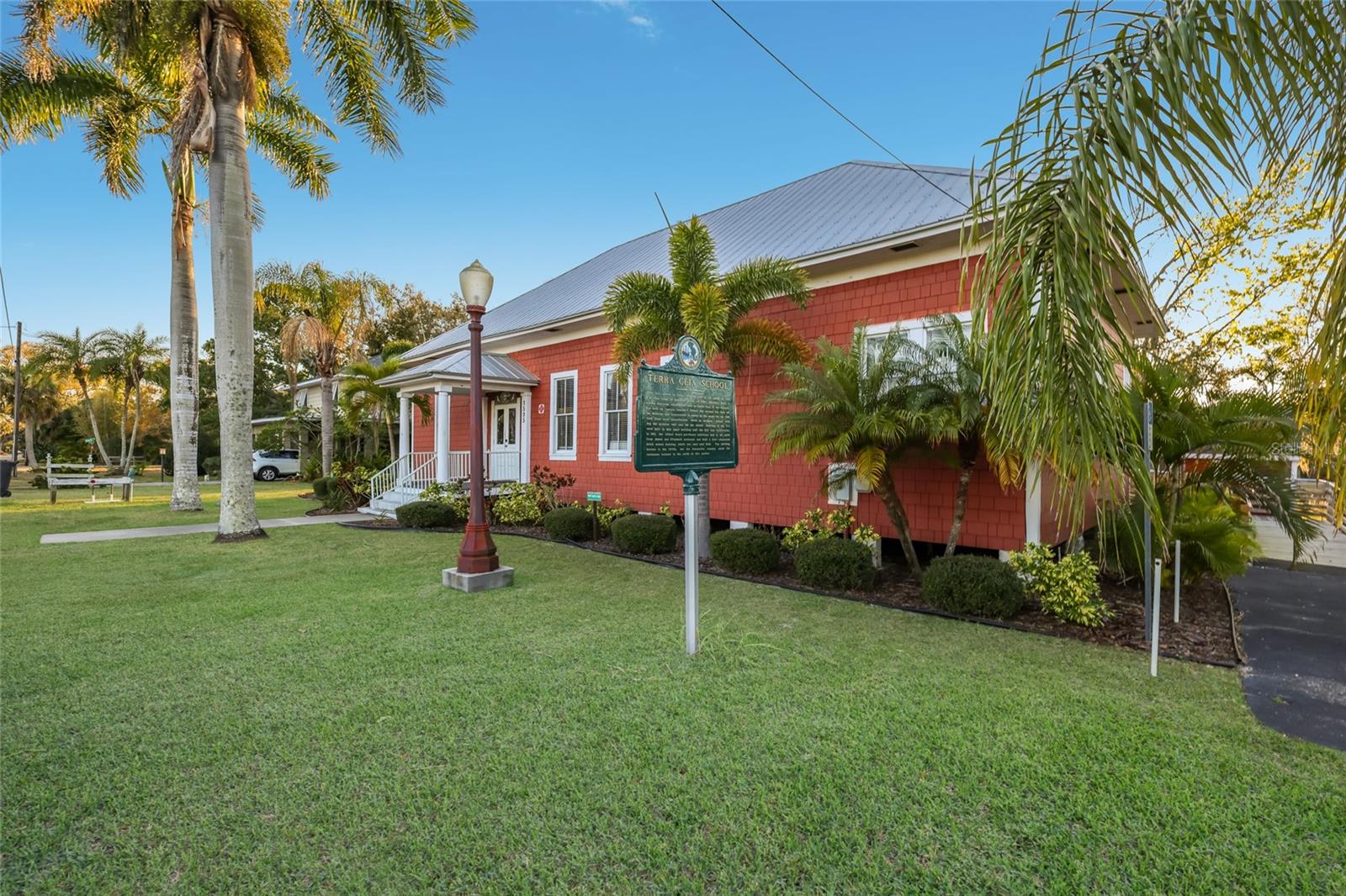 Image 64 of 79 For 115 Burns Road