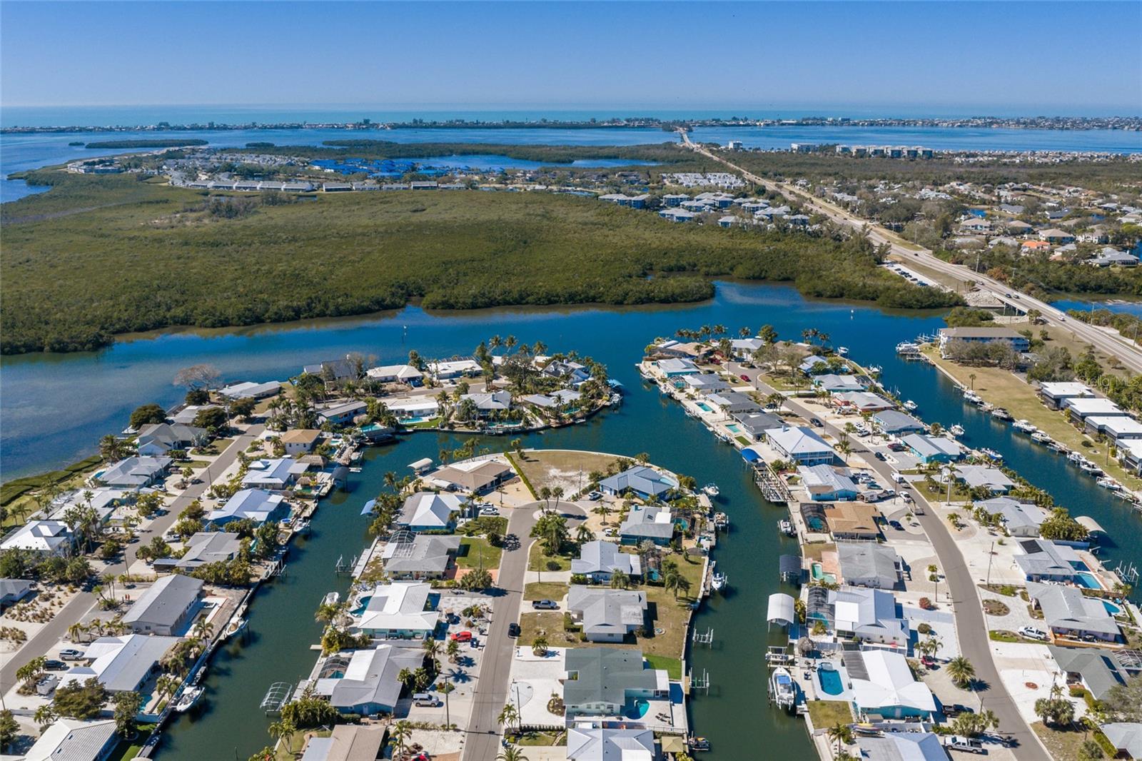 Image 10 of 57 For 10316 Kingfisher Road W