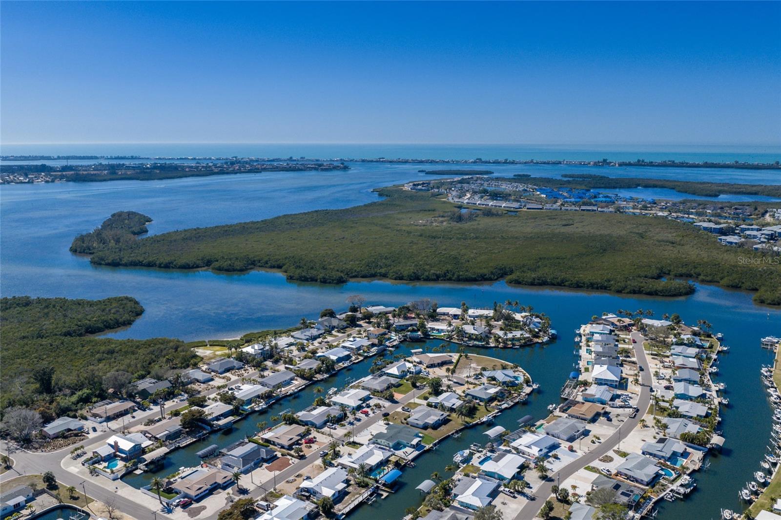 Image 11 of 57 For 10316 Kingfisher Road W