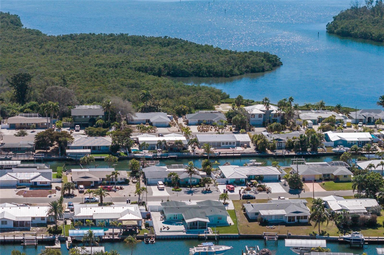 Image 12 of 57 For 10316 Kingfisher Road W